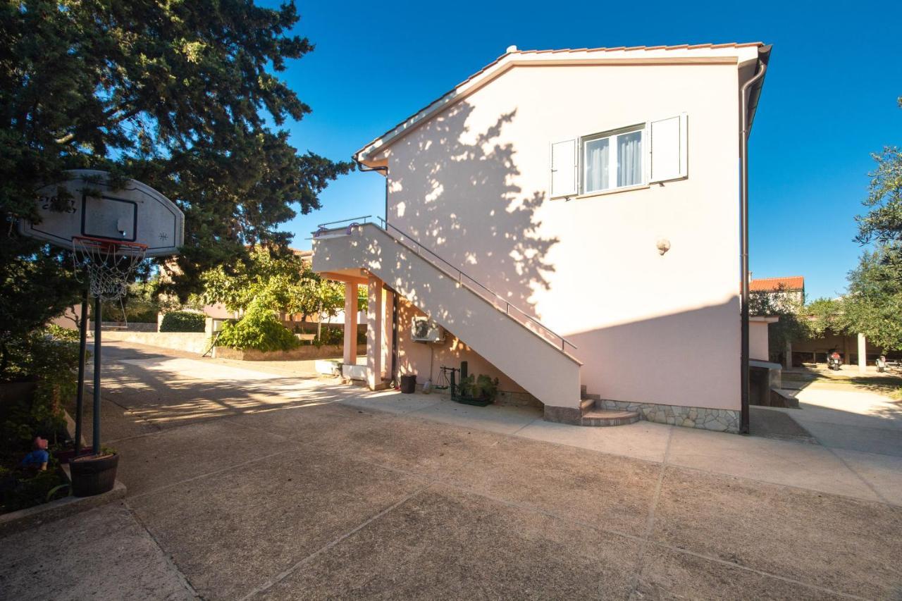 1-Bedroom Apartment In Krk - Steps From The Beach! Krk Town Buitenkant foto